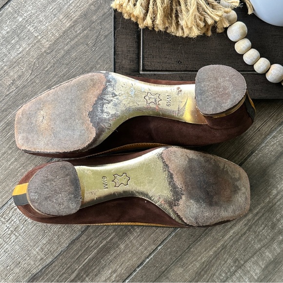 Tory Burch Brown Suede Block Heels with Gold Metal TB emblem. Size 6.5 Women’s - Picture 8 of 8